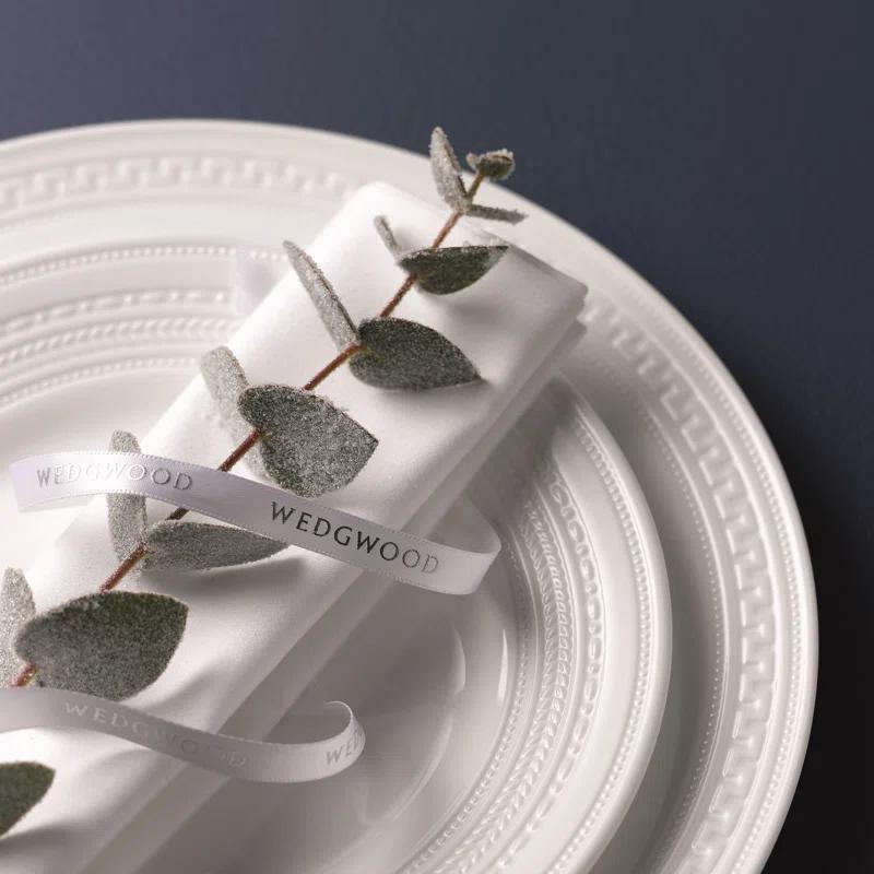 Wedgwood Intaglio 16 Piece Bone China Dinnerware Set - Service for 4