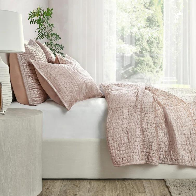 Classic Home Dimitry 100% Rayon Velvet Bliss Pink Queen Quilt by Kosas Home