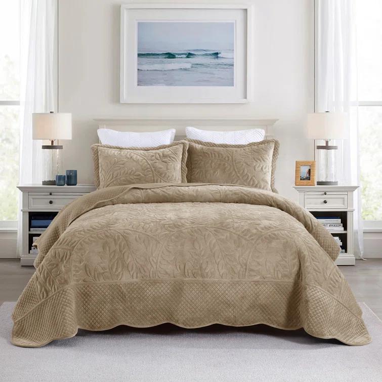 MarCielo Marcielo Oversized Embroidered Velvet Quilt Set With 2 Pillow Shams