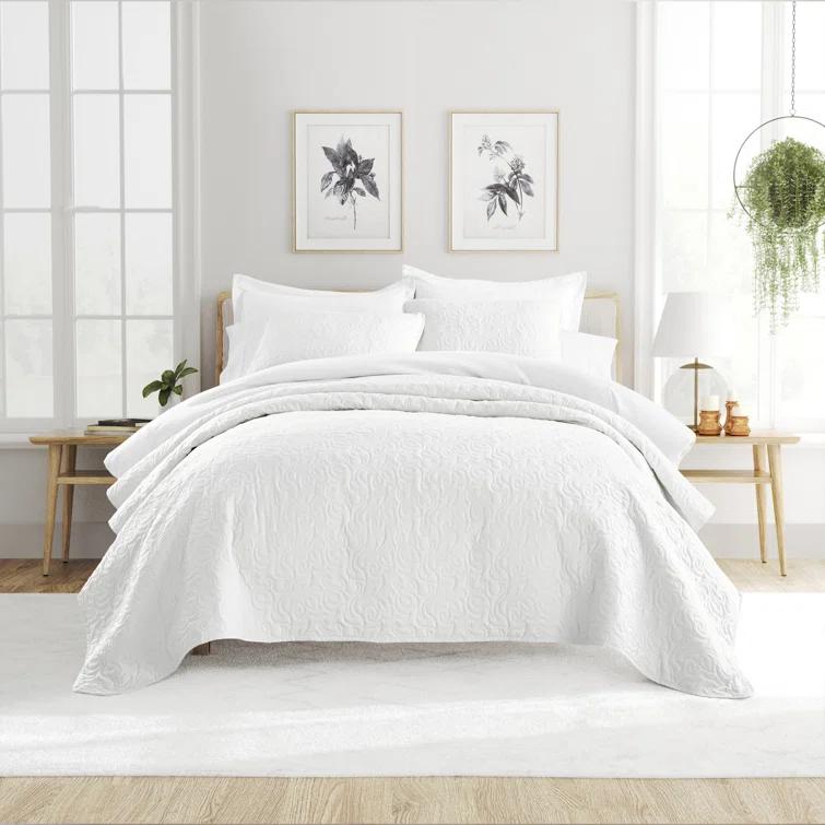 Becky Cameron Becky Cameron Elegant Floral Stitching Quilt Set