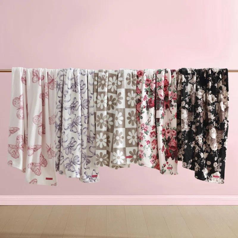Betsey Johnson Hotel Signature Betsey Johnson Printed Ultra Soft Plush Fleece Blankets