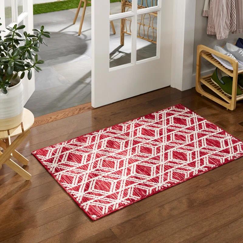 Town & Country Living TOWN & COUNTRY EVERYDAY Walker Modern Diamond Everwash Non-Slip Backing Kitchen Mat