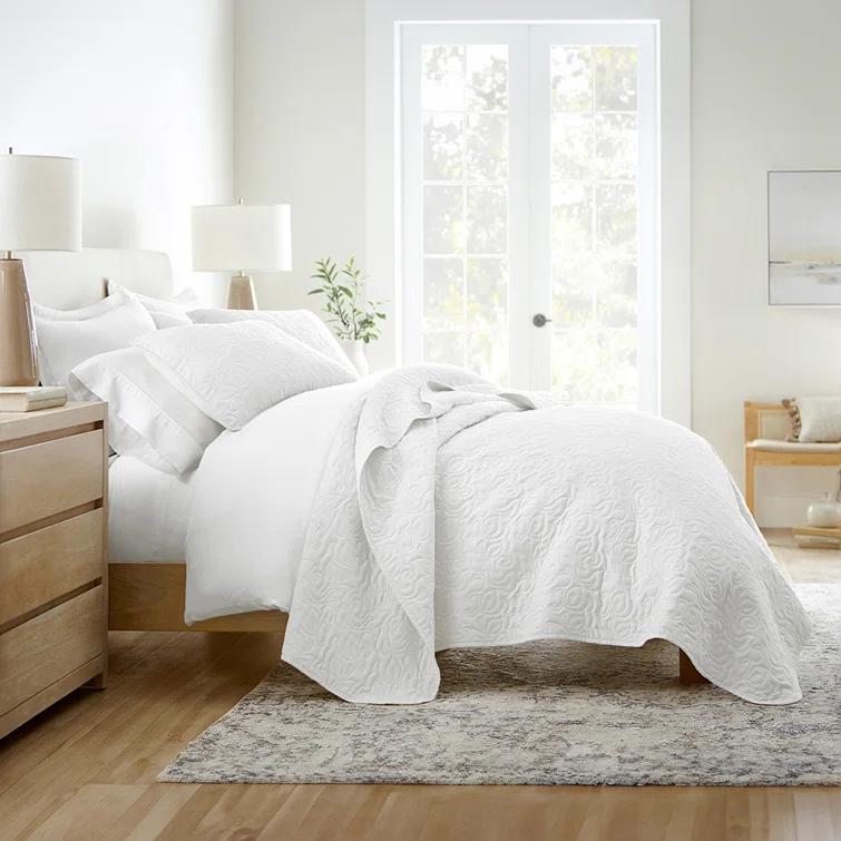 Becky Cameron Becky Cameron Elegant Floral Stitching Quilt Set