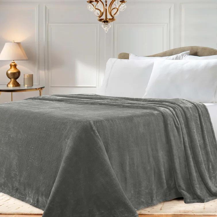 Superior Superior Solid Polyester Reversible All-Season Fleece Throws Blanket