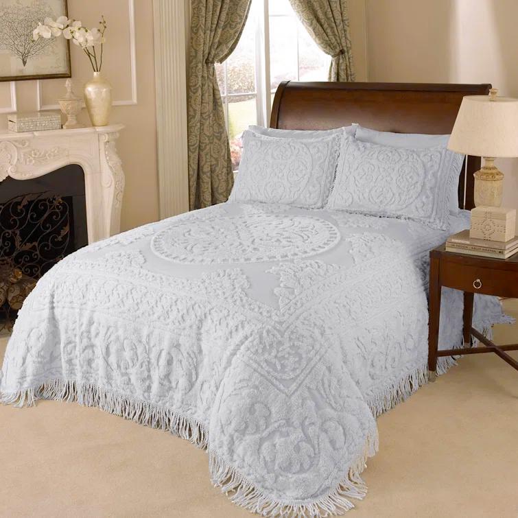 Beatrice Home Fashions Medallion Cotton Farmhouse / Country Quilt