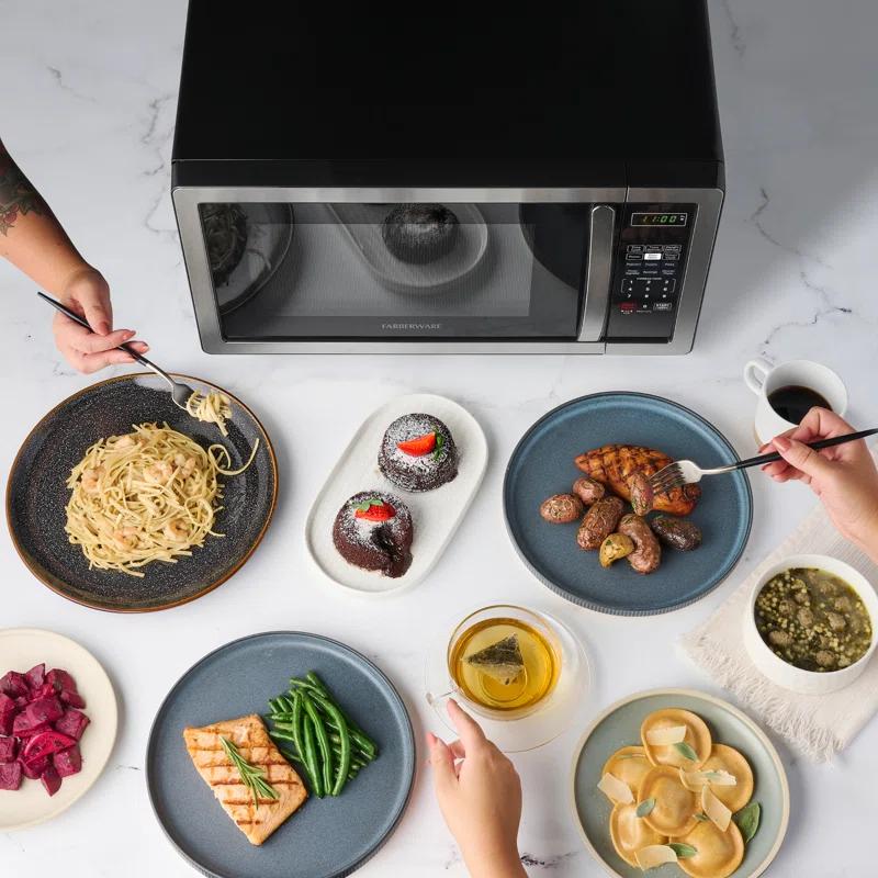 Farberware Farberware Classic Countertop Microwave Oven, 1.1 Cubic Feet cu. ft., 1000 watts, with Child Lock