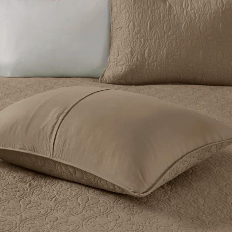Madison Park Quebec Reversible Quilt Set
