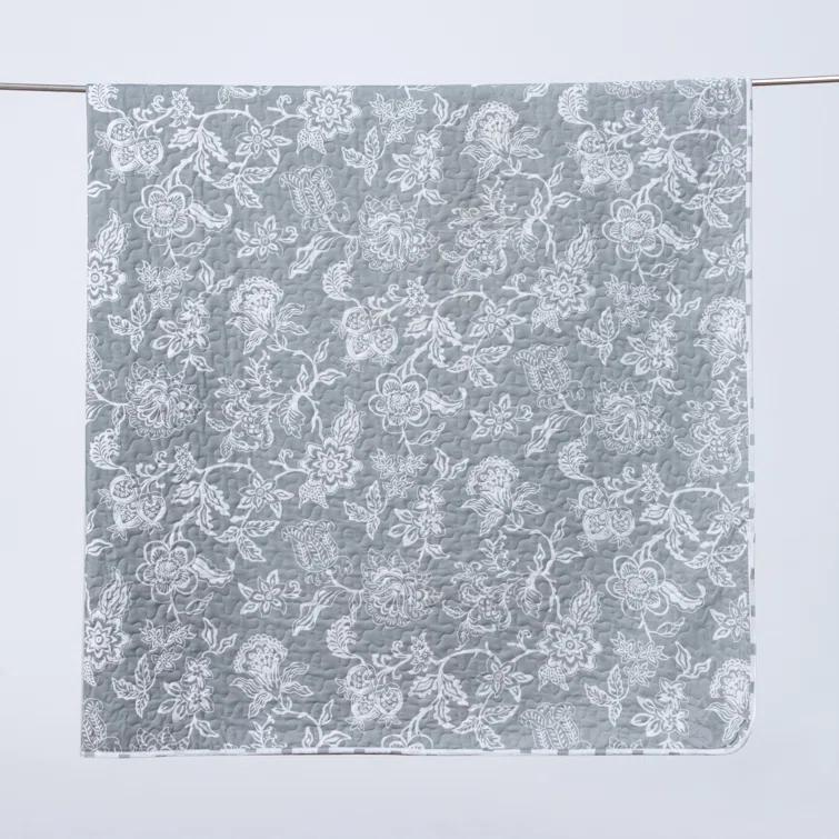 FreshFolds Dainty Floral Reversible Quilt Set with Shams