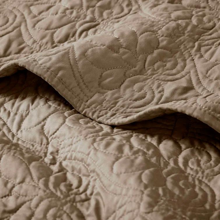 Madison Park Quebec Oversized Quilted Throw