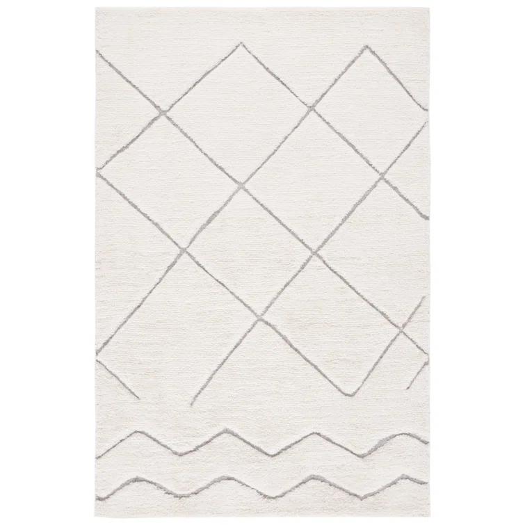 Henrie Geometric Handwoven Area Rug in Ivory/Gray