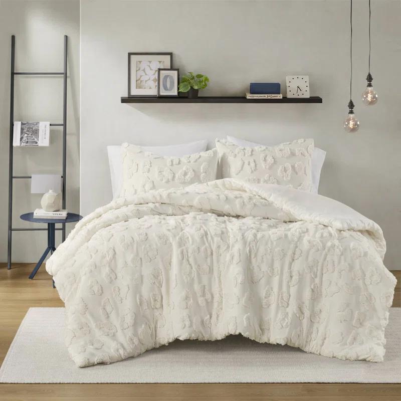 Intelligent Design Larissa Animal Chenille Comforter Set