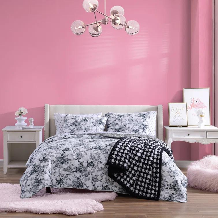 Betsey Johnson Florals Betsey Johnson Floral Vineyard Reversible Quilt Set