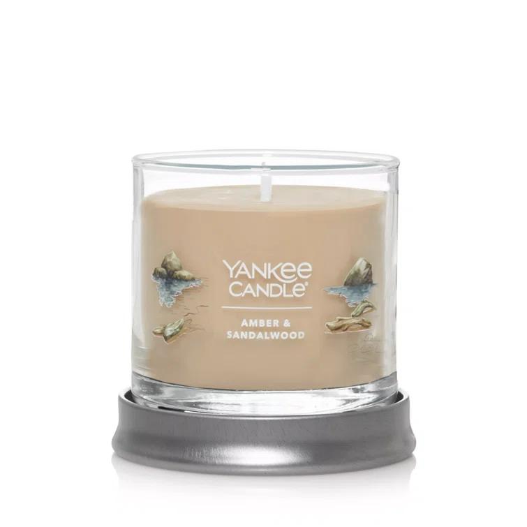 YANKEE CANDLE Signature Amber & Sandalwood Scented Candle