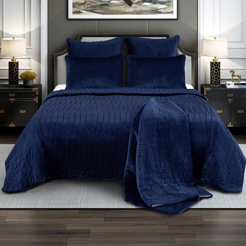 Brielle Premium Modern & Contemporary Velvet Quilt Set