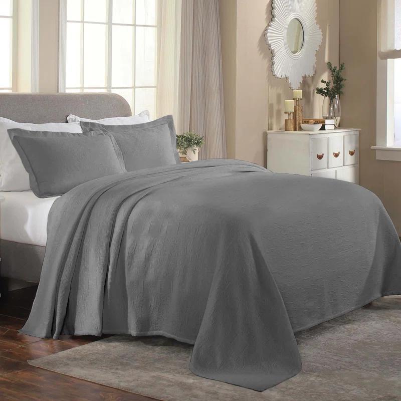 Superior Superior Florin Matelasse Jacquard Scrolling Medallion Cotton Bedspread Set With Pillow Shams