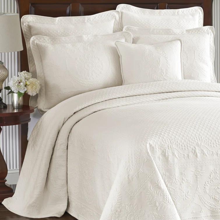 Historic Charleston King Charles Matelasse Traditional Cotton Floral Coverlet