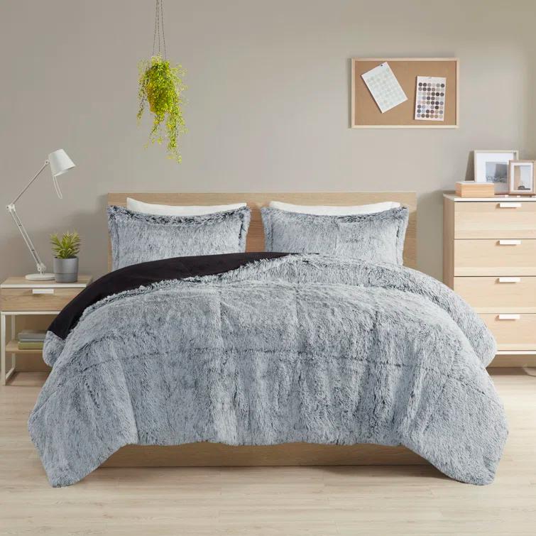 Intelligent Design Malea Shaggy Faux Fur Comforter Mini Set