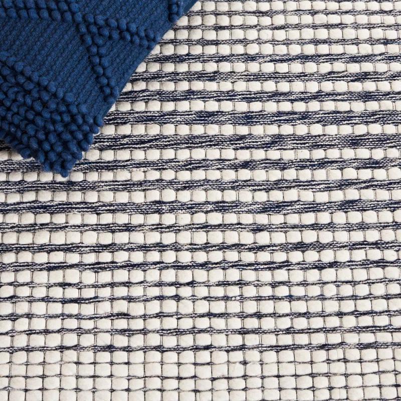 Safavieh Marbella Hand Woven Wool With Cotton Cloth Backing Rug