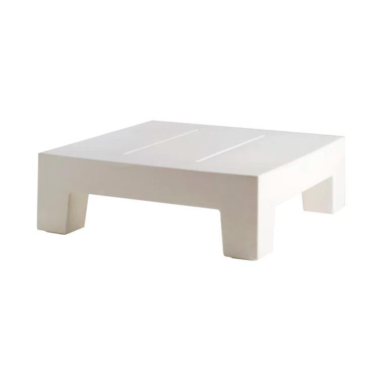 Jut Plastic/Resin Dining Table