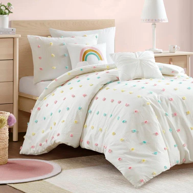 Intelligent Design Kids Callie Pom Pom Cotton Jacquard Quilt Set with Throw Pillows