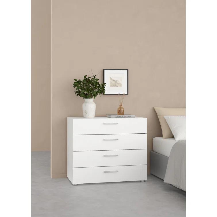 Zipcode Design™ Gianna 31.57'' W 4 - Drawer Dresser