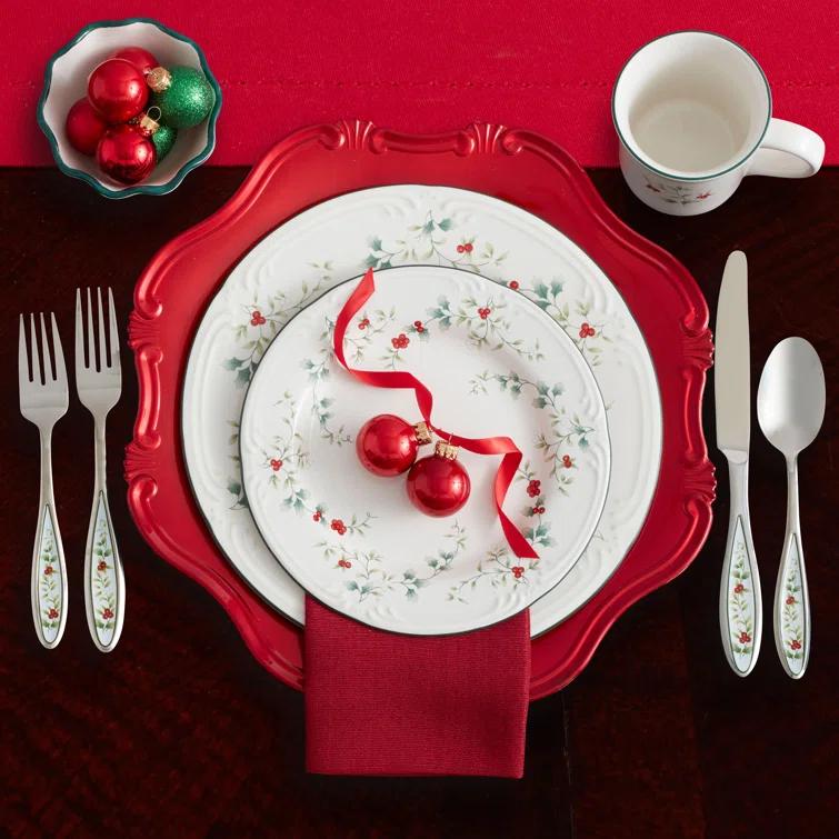 Pfaltzgraff Pfaltzgraff Winterberry 16-Piece Dinnerware Set, Service for 4