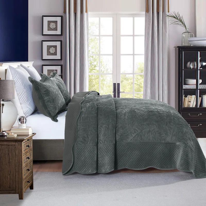 MarCielo Marcielo Oversized Embroidered Velvet Quilt Set With 2 Pillow Shams