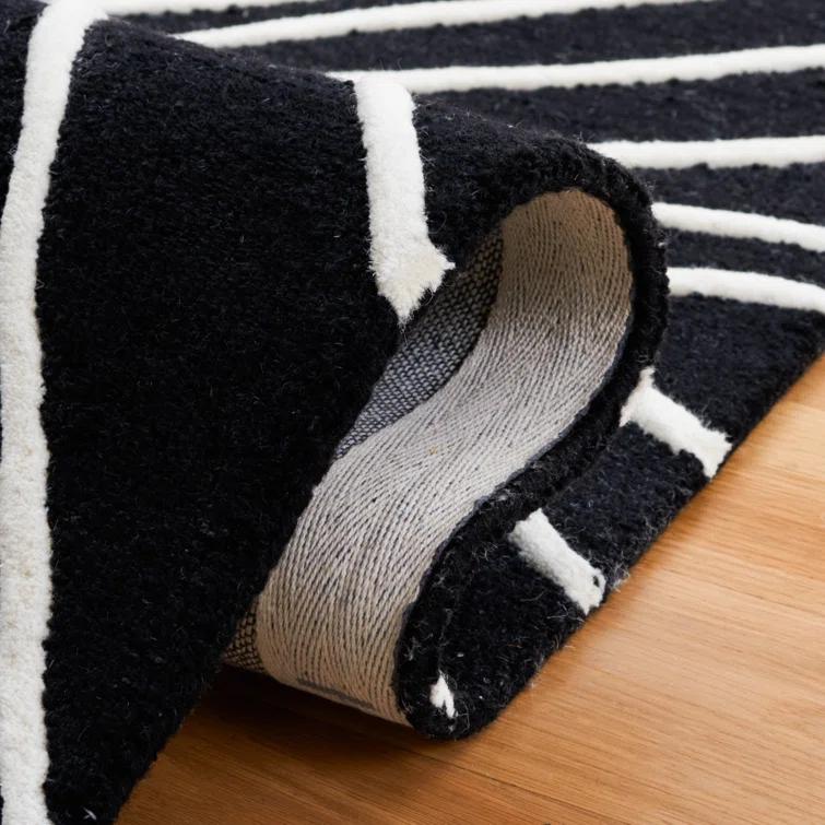 Felipe Handmade Wool Ivory/Black Rug