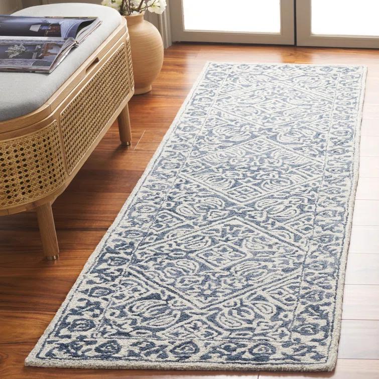 Safavieh Dip Dye Hand Tufted Wool/Cotton Oriental Rug in Ivory/Blue