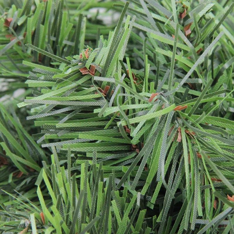 Northlight Seasonal Canadian Pine Artificial Christmas Wreath Unlit