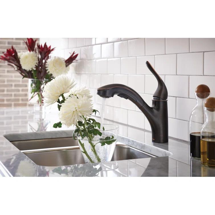 Moen Moen Brecklyn Single-Handle Pull-Out Sprayer Kitchen Faucet with Power Clean Technology 87557BRB