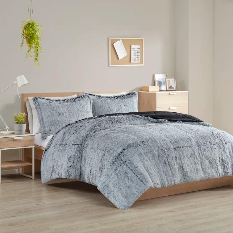 Intelligent Design Malea Shaggy Faux Fur Comforter Mini Set