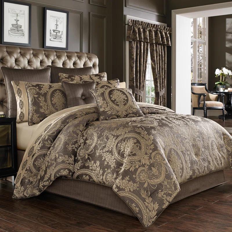 Five Queens Court Neapolitan Comforter Set