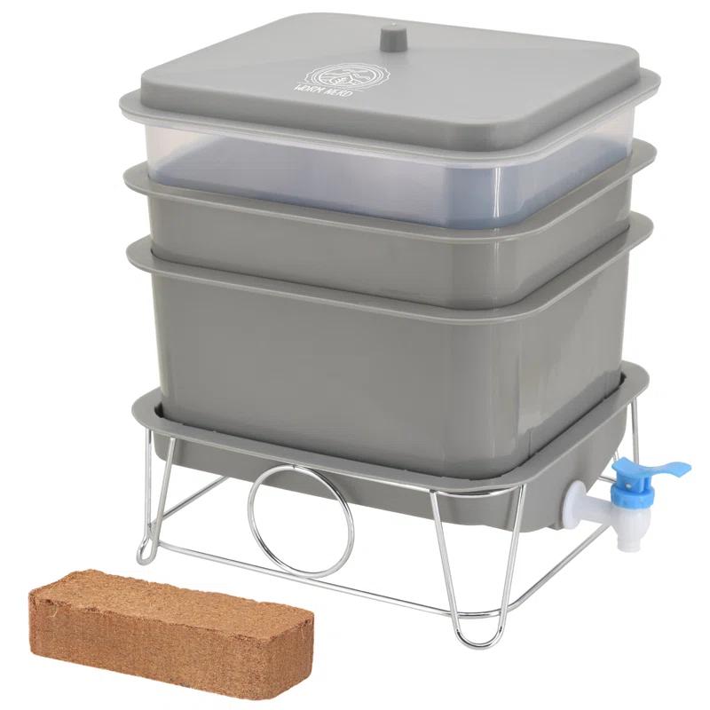 4 Gallons Plastic Worm Bin with Latching Lid