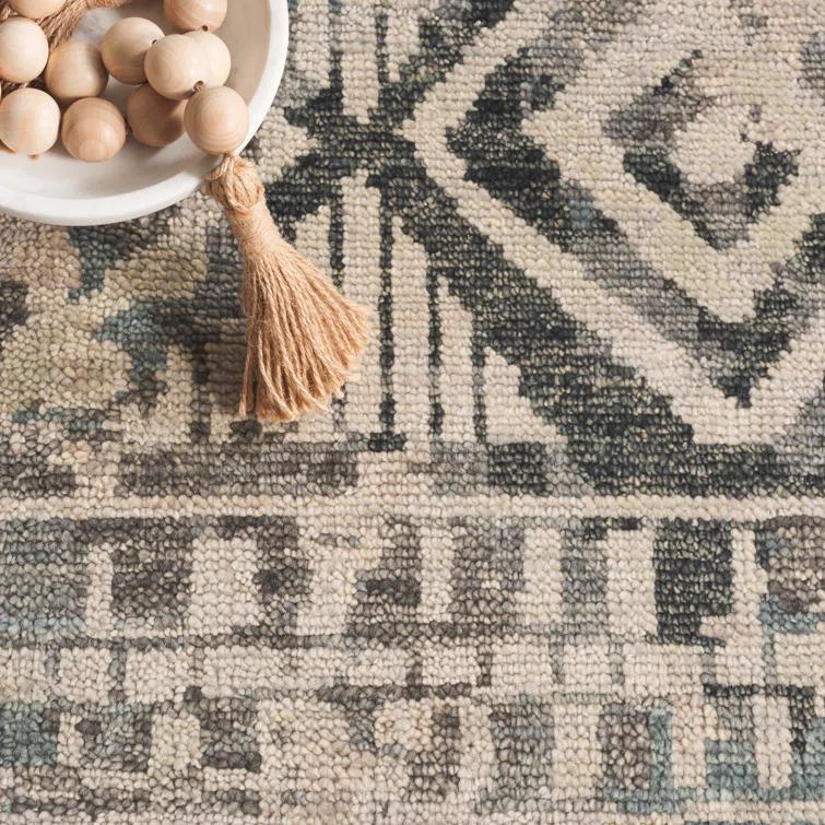 Safavieh Southwestern Hand Knotted Wool/Cotton Southwestern Rug in Gray