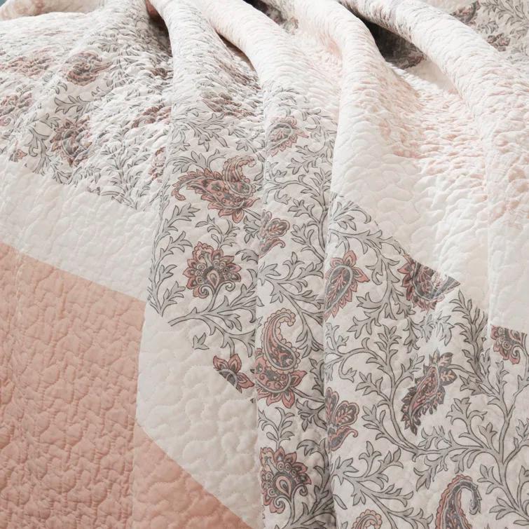 Madison Park Dawn 6 Piece Cotton Percale Quilt Set with Throw Pillows