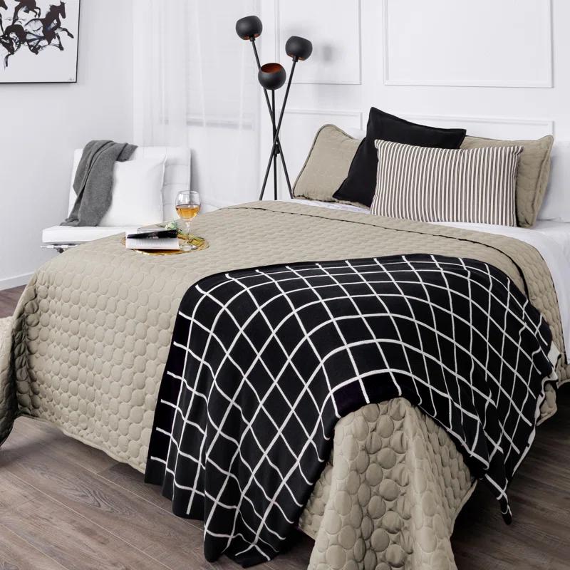 SouthShore Fine Linens Southshore Fine Linens Lightweight Oversized Reversible Quilt Set with shams