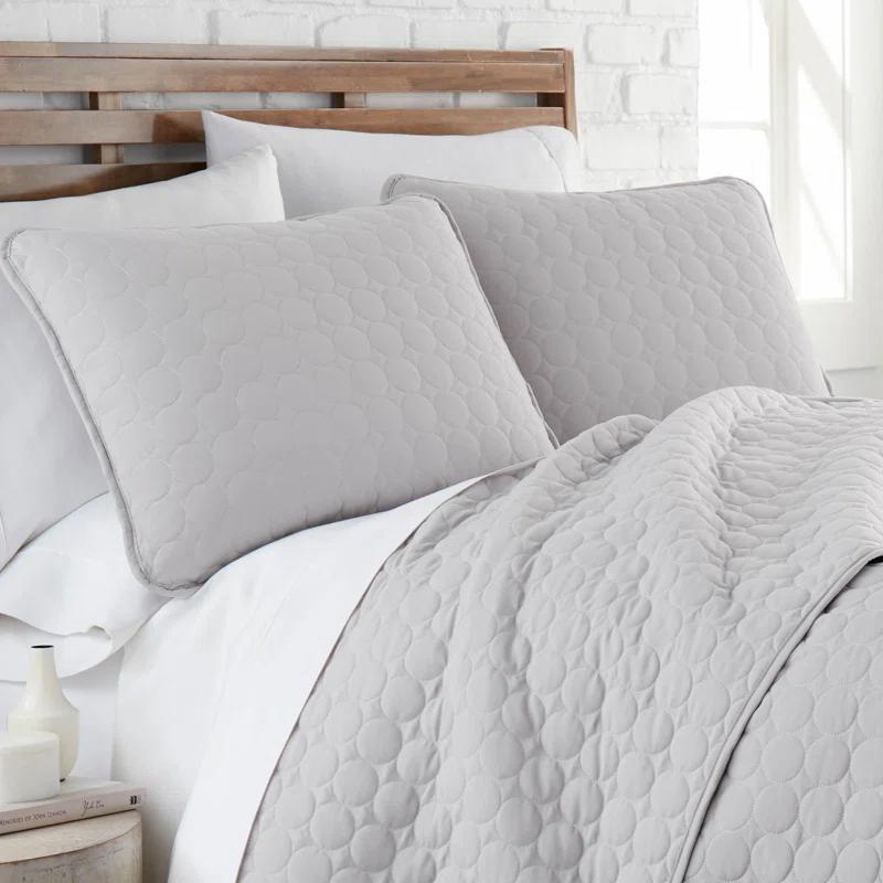 SouthShore Fine Linens Southshore Fine Linens Lightweight Oversized Reversible Quilt Set with shams