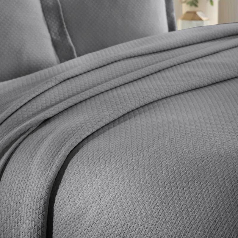 Superior Superior Solitaire Waffled Matelassé Bedspread Set with Shams