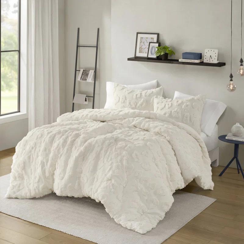 Intelligent Design Larissa Animal Chenille Comforter Set
