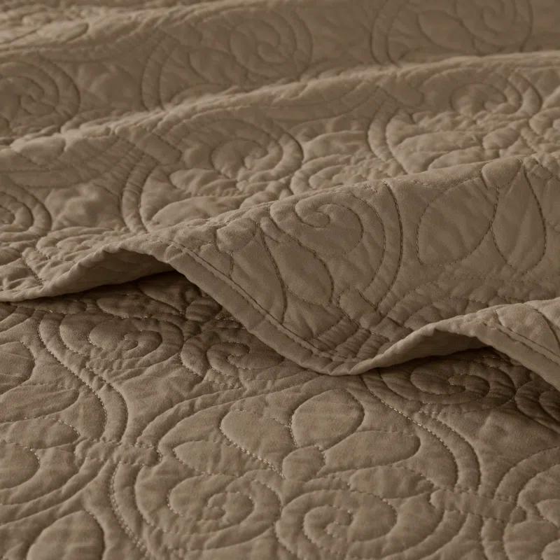 Madison Park Quebec Reversible Quilt Set