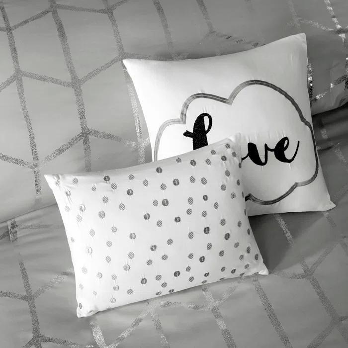 Intelligent Design Raina Metallic Printed Comforter Set