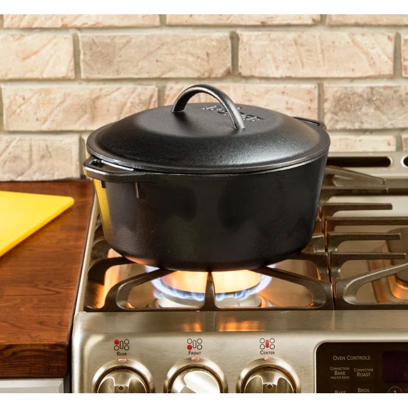 Lodge ® Cast Iron 5qt. Dutch Oven