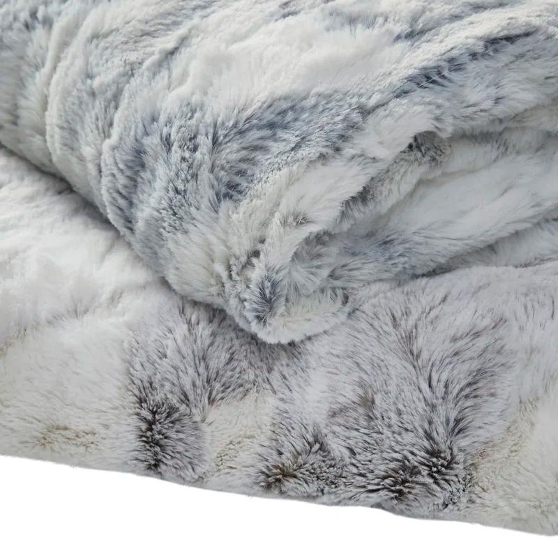 Beautyrest Beautyrest Zuri Oversized Heated Faux Fur Throw