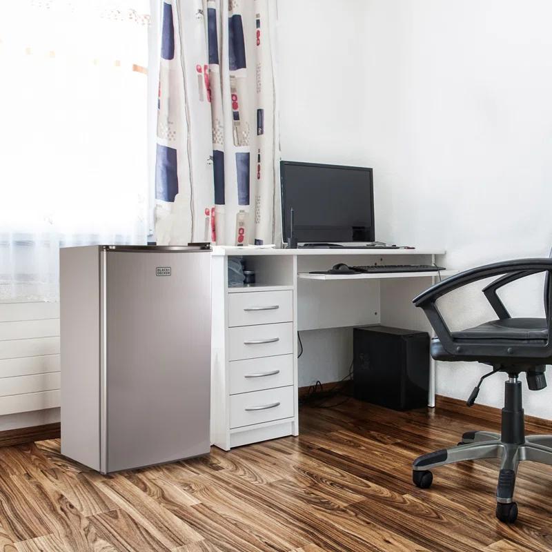 BLACK+DECKER 3.2 cu. ft. Freestanding Mini Fridge with Freezer