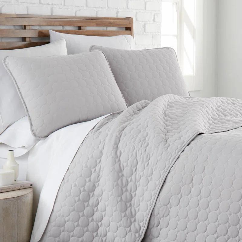 SouthShore Fine Linens Southshore Fine Linens Lightweight Oversized Reversible Quilt Set with shams