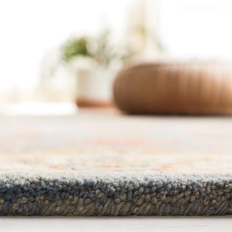 Safavieh Hand Tufted Wool Oriental Rug