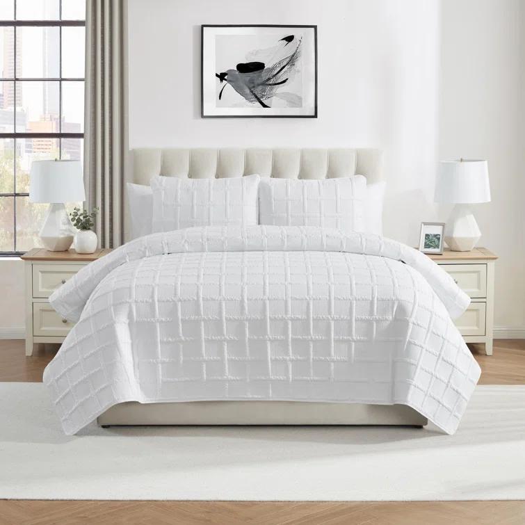 VCNY Square 3-Piece Solid Pinsonic Textured Quilt Set