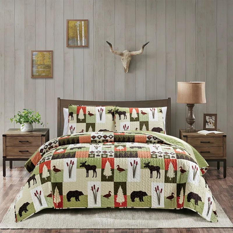 Redwood Quilts Standard Patchwork Quilt Set
