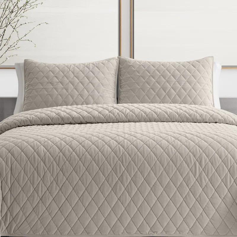 Vera Wang Vera Wang Diamond Velvet Quilt Set